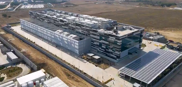 Tekirdağ/Kapaklı’daki Turkcell Avrupa Veri Merkezi kampüsünün farklı açıdan hava görünümü; DCD sayfasında Turkcell kredisiyle yer alır, 4. modüle özgü değildir.
