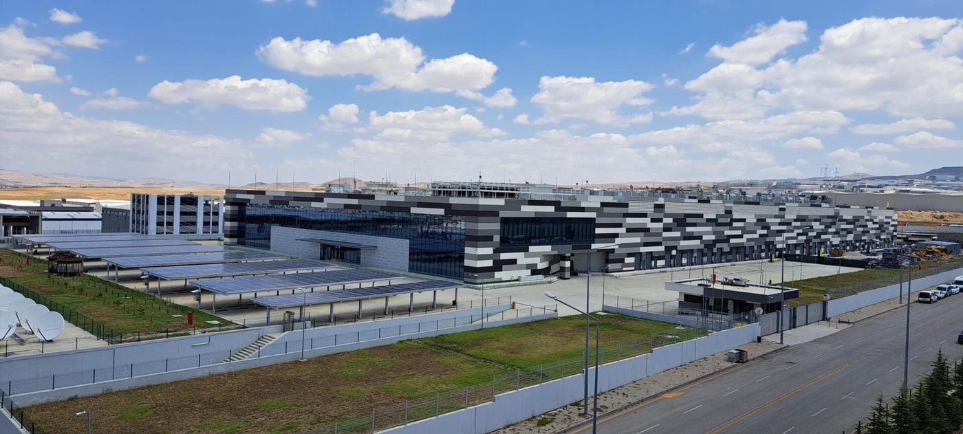 Hill International proje sayfasında Ankara olarak yayımlanan Turkcell veri merkezi kampüsünün hava görünümü; fotoğraf 3. Modüle özel olarak etiketlenmediği için kampüs düzeyi temsildir.