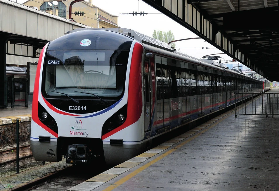 Kullanıcı tarafından sağlanan portföy PDF'sinin 20. sayfa, soldaki 3. proje görseli; Marmaray Gebze–Halkalı projesi için portföyde kullanılan tren görüntüsü. Portföydeki görsel; fotoğraf/render ve proje eşleşmesi bağımsız doğrulanmamıştır.